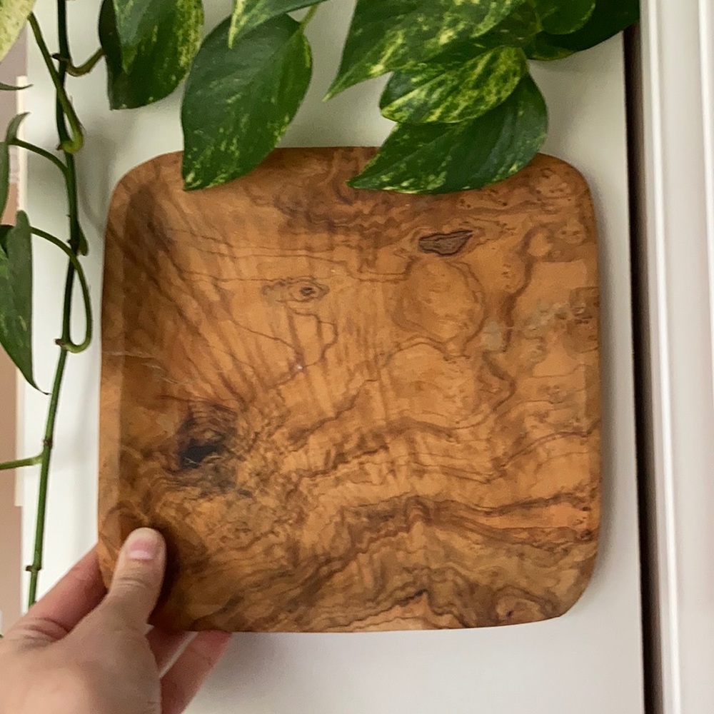 Wooden square plate